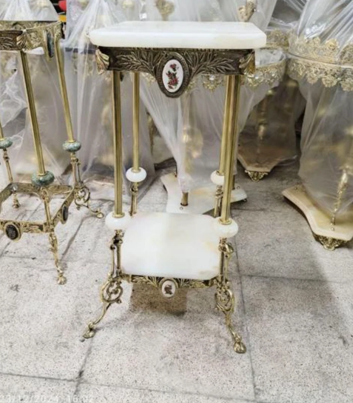 میز ۴ گوش 